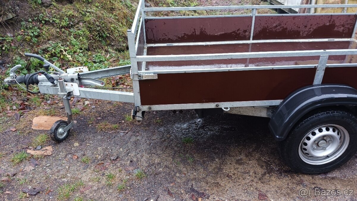 Přívěsný vozík 1300Kg , bržděný, - 2