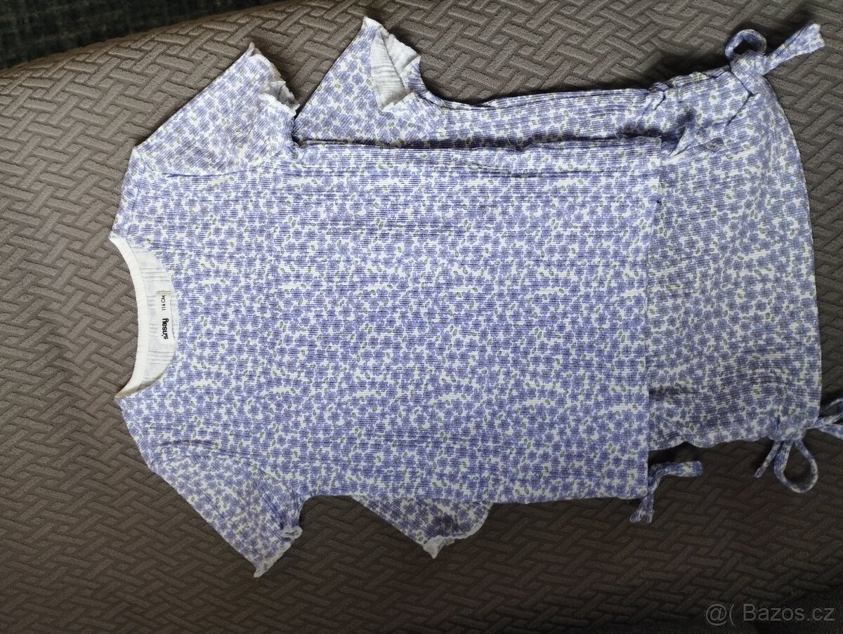 2x stejné letní šaty + trička - dvojčata - 2