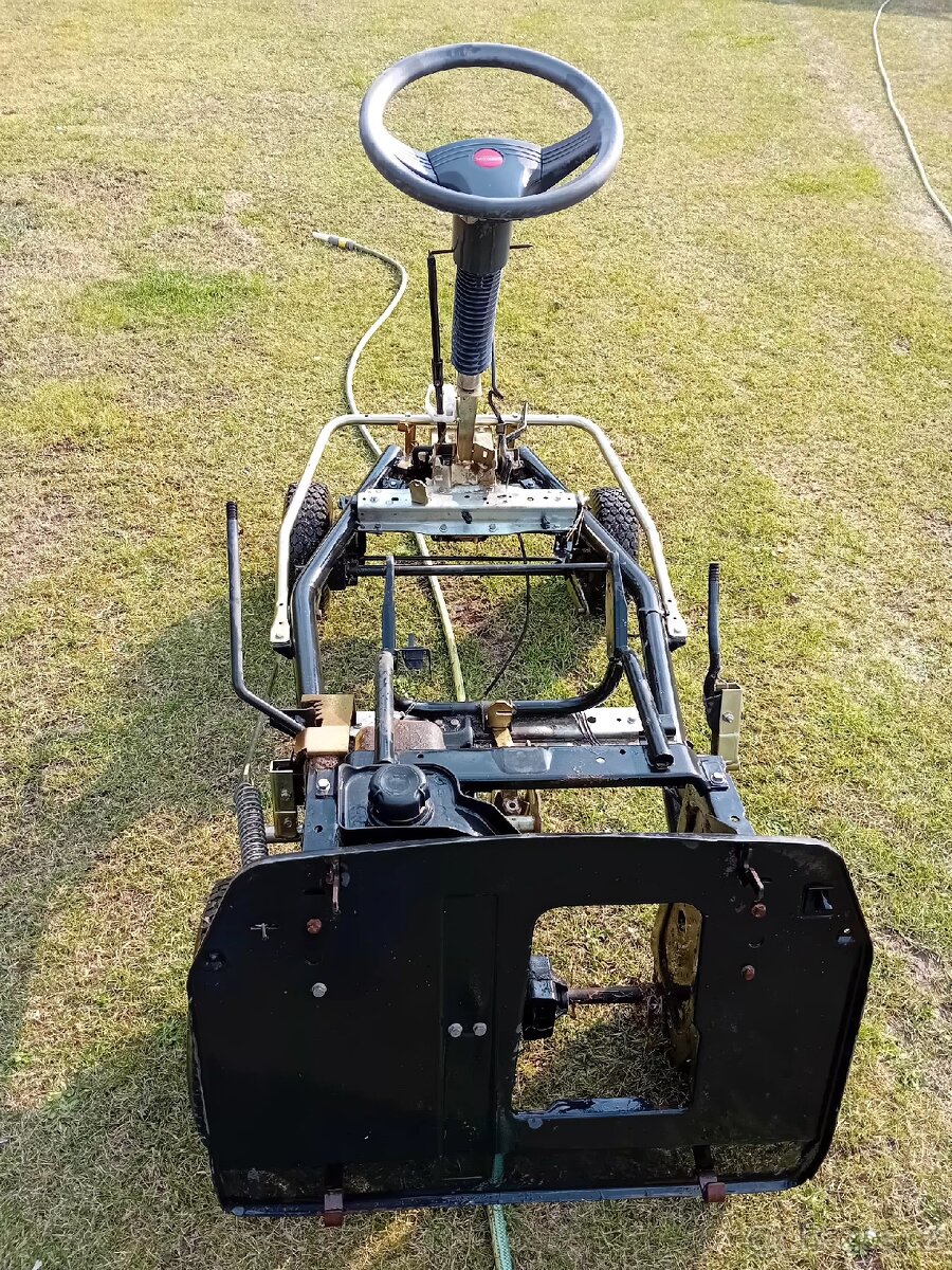 Traktůrek na náhradní díly - 2