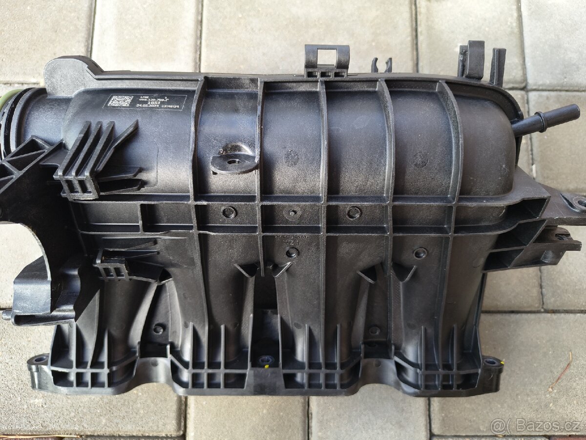 Sací potrubí 1,5TSI 110kW 05e129709F a další díly z motoru - 2
