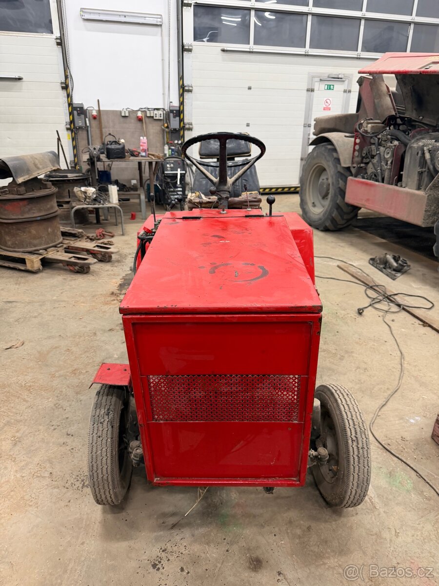 Malotraktor domácí výroby - 2