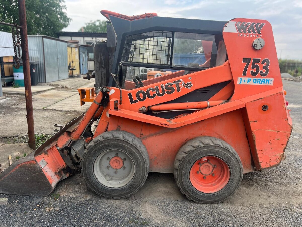 LOCUST 753 - 2