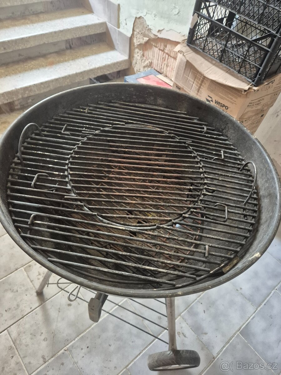 Prodam kulaty gril dobry stav - 2