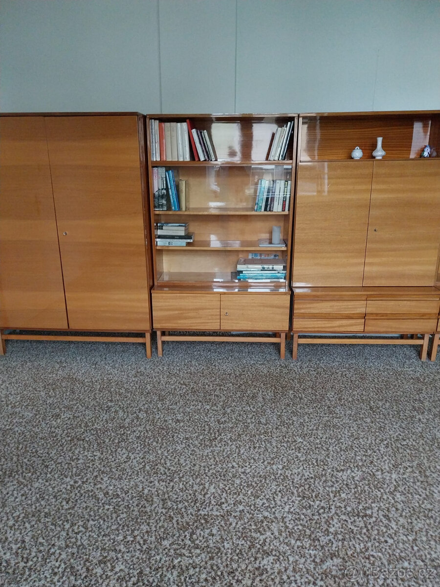 obývací stěna -skříň - 2