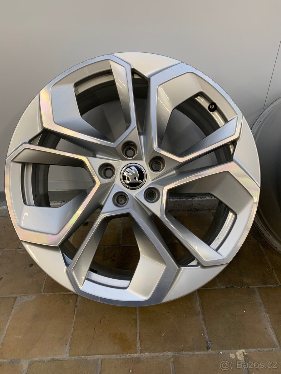 Skoda altair 19" alu kola - 2