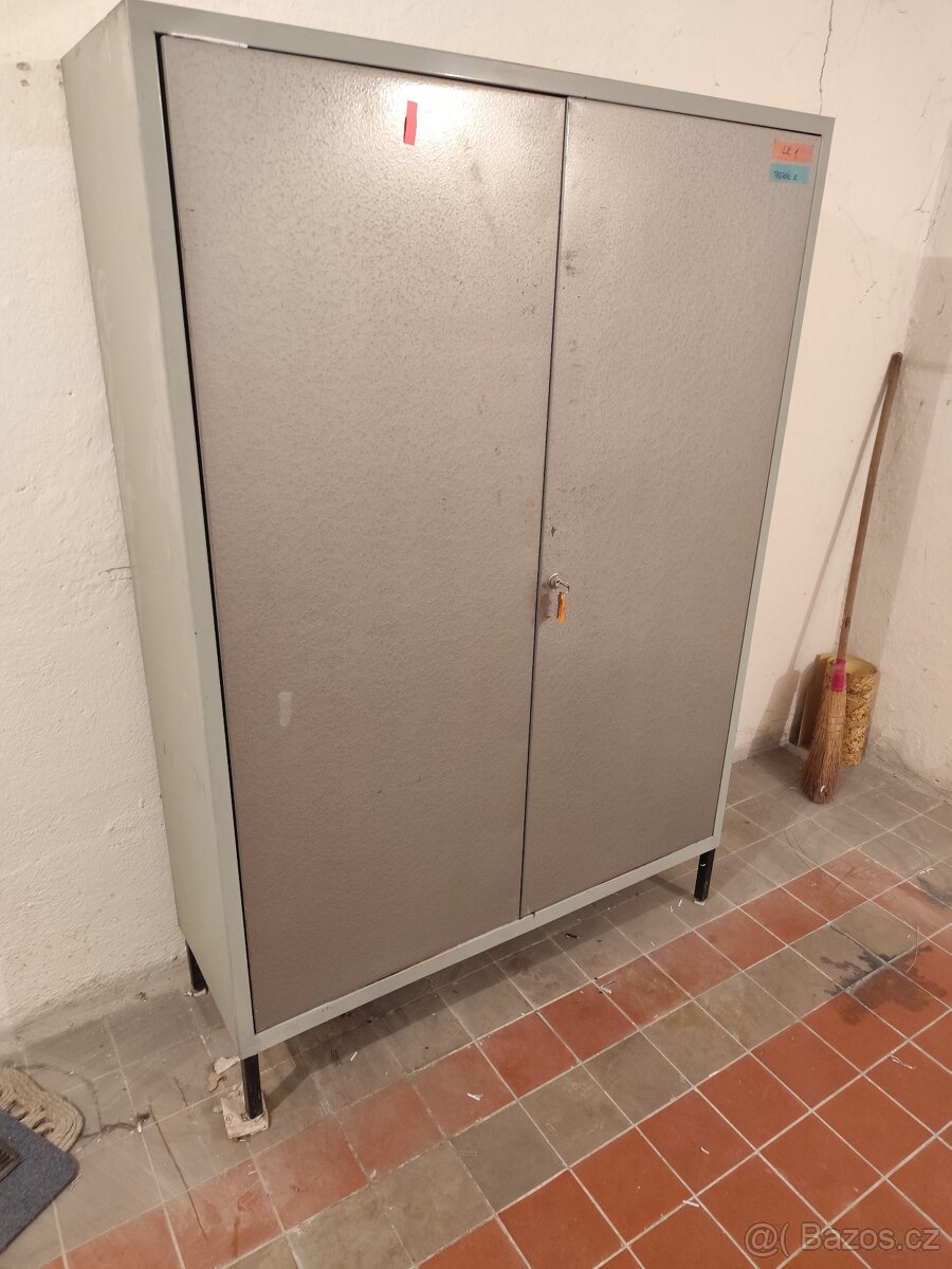 Plechová skříň - 2