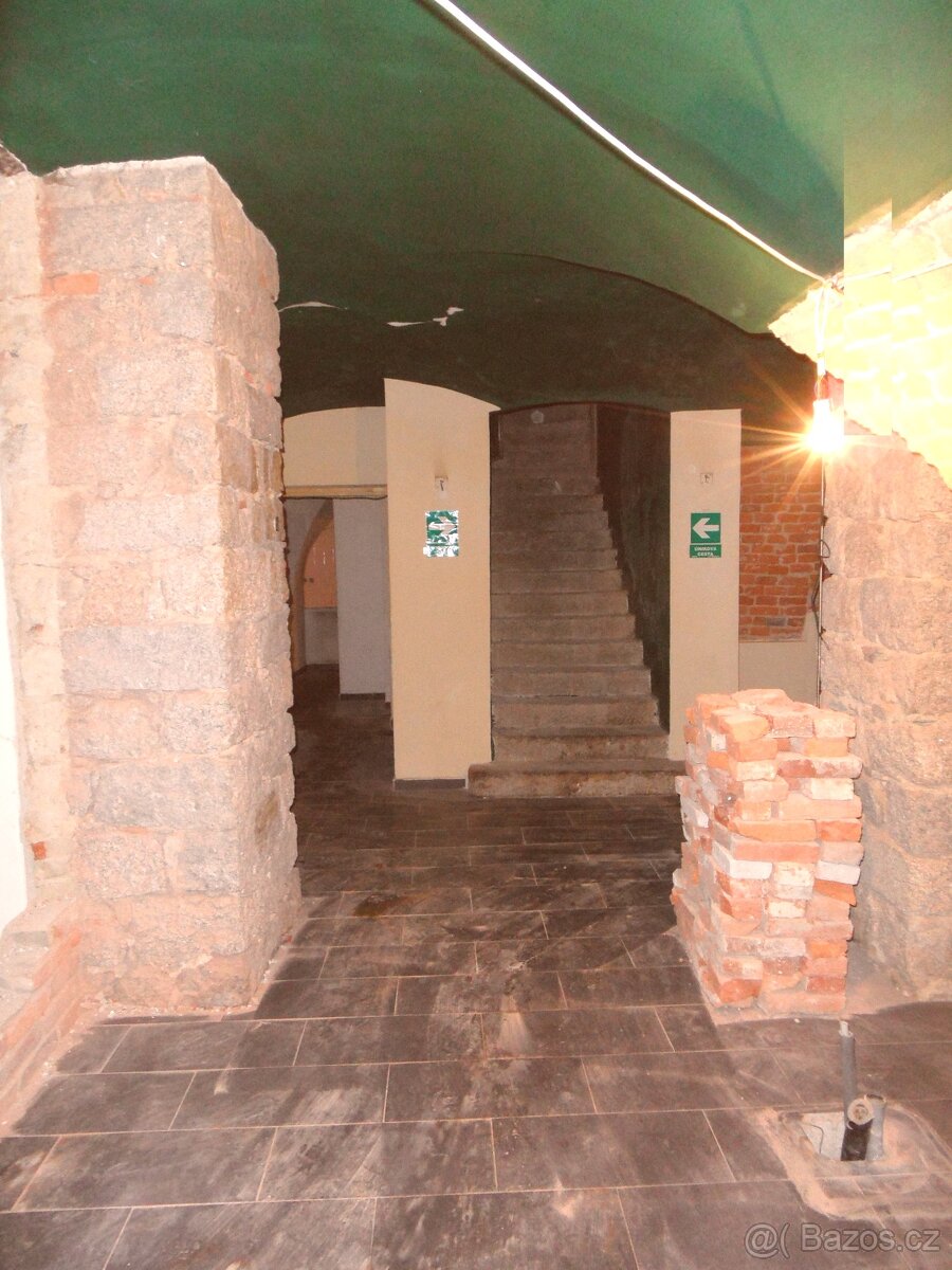 Pronájem sklepních prostor.420 m2 v centru Liberce - 2