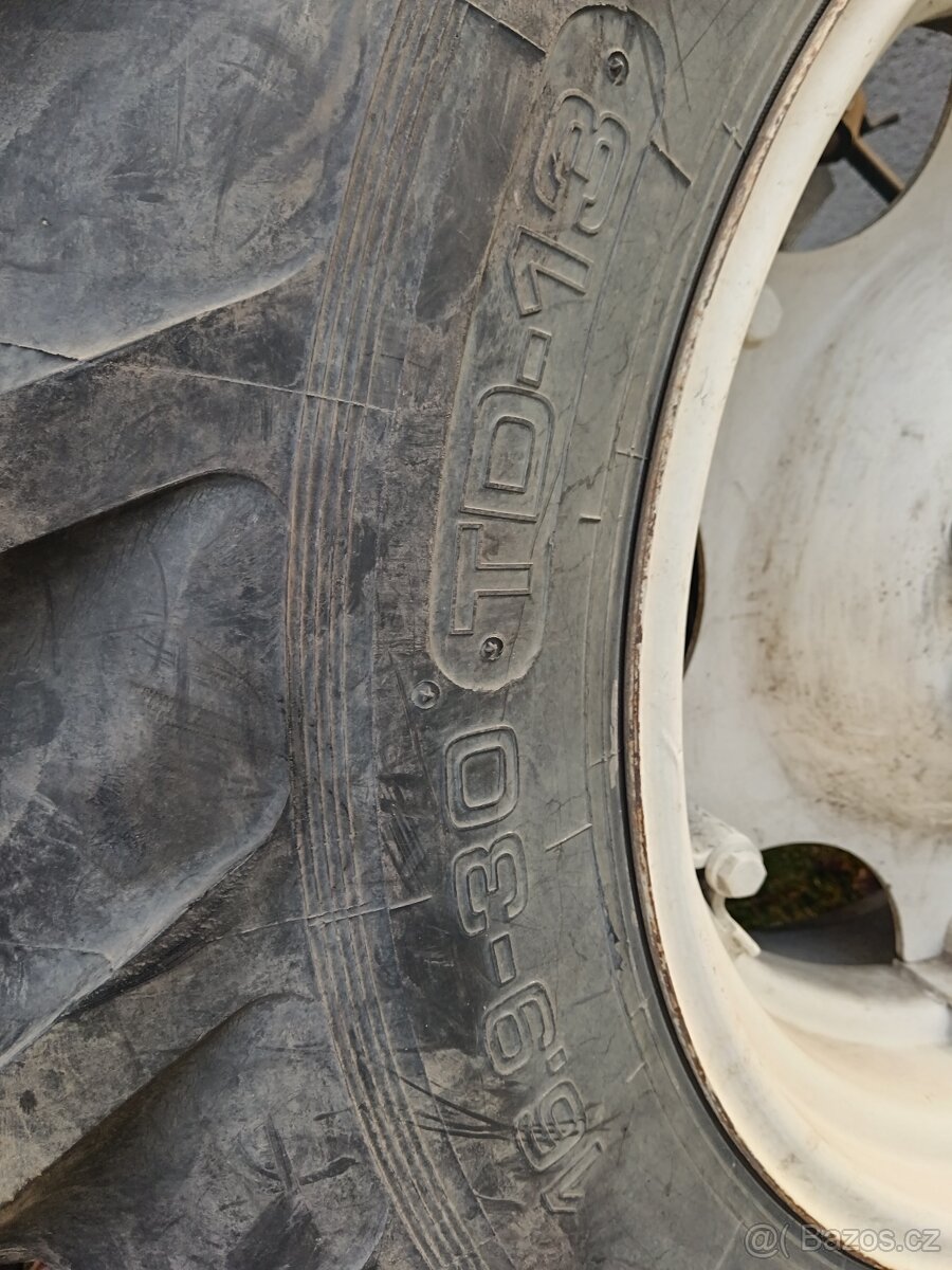 16,9-30 KOMPLETNÍ OBUTÁ KOLA NA ZETOR - 2