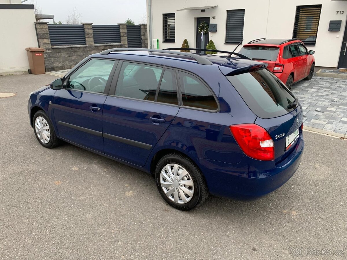 Škoda Fabia II combi 1.2TSI(BENZÍN),r.v.12/2013,pěkný stav - 2