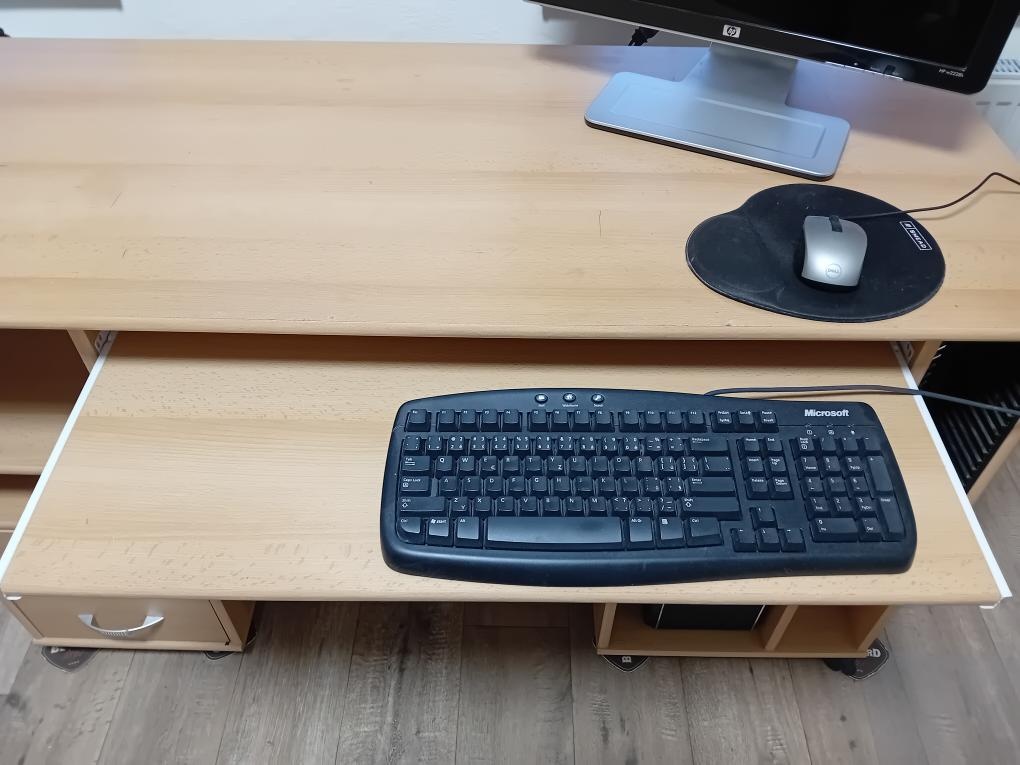 Počítačový, kancelářský, pracovní stůl - 2