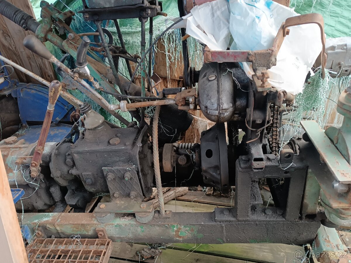 Traktor domácí výroby pozustalost - 2