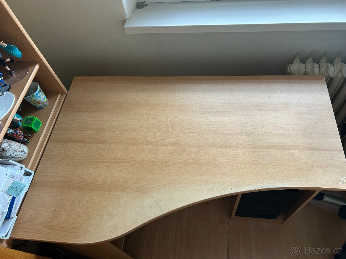 Vykrojený psací stůl s policemi - 2