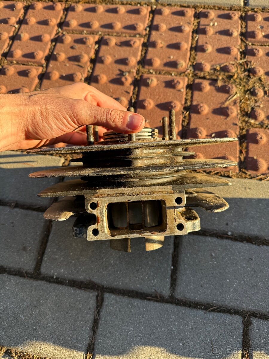 Válec s pístem cz 250 bocak - 2