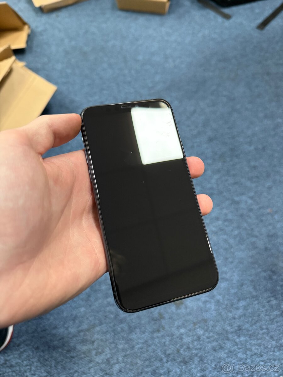 iPhone 11 Pro 256GB – Midnight Green - 2