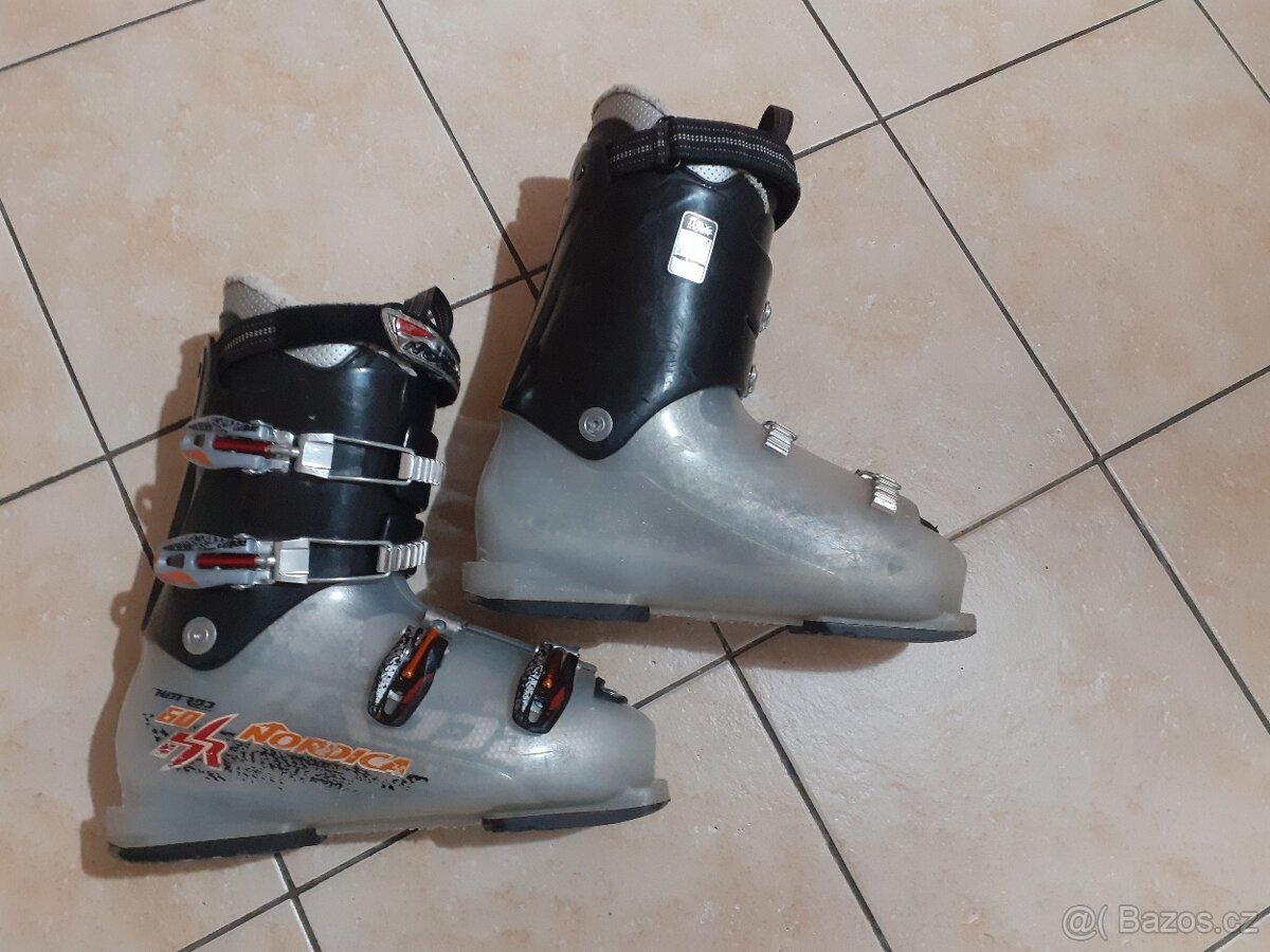 Lyžáky NORDICA 260-265 - 2