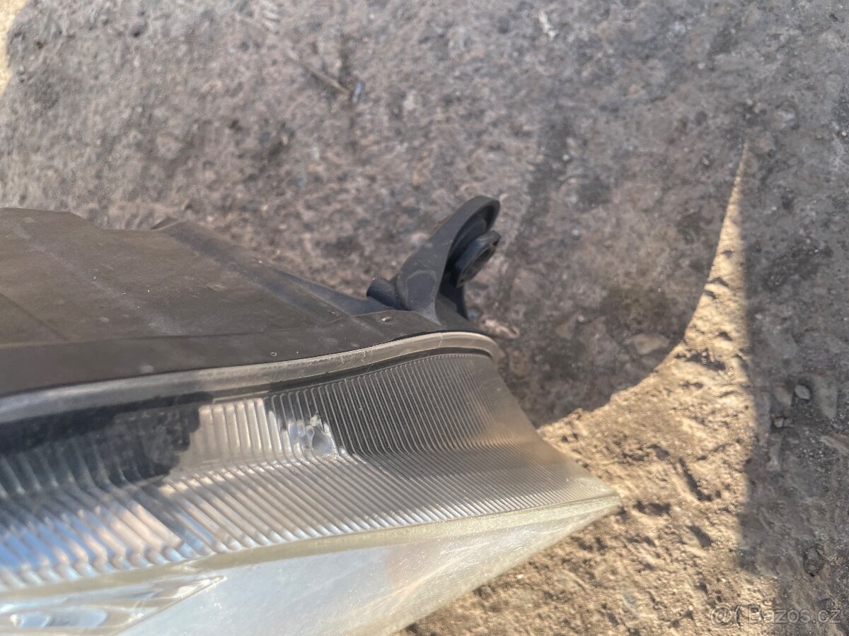 Pravé přední světlo Fabia 2 - 2