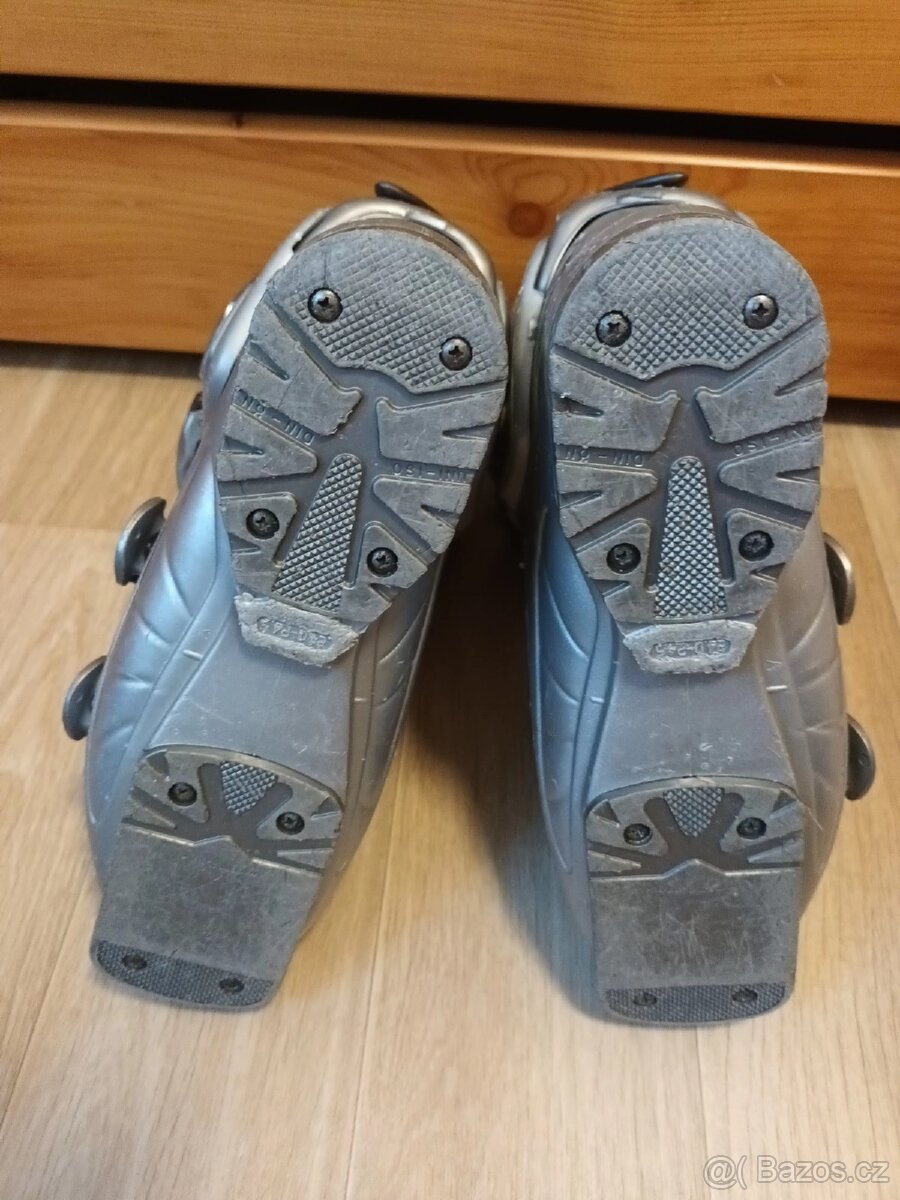 Lyzaky zn. Lowa 240/260 - 2