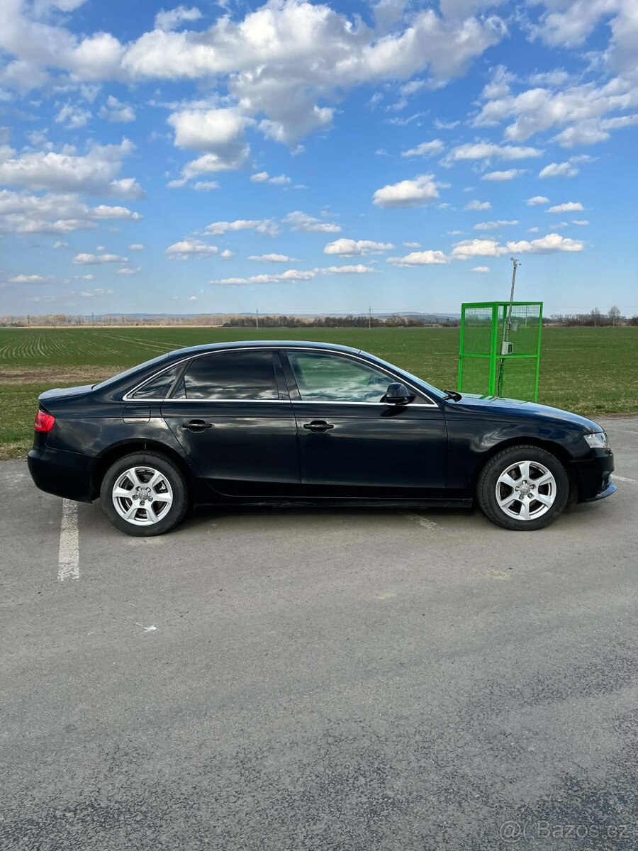 Audi A4 sedan - 2