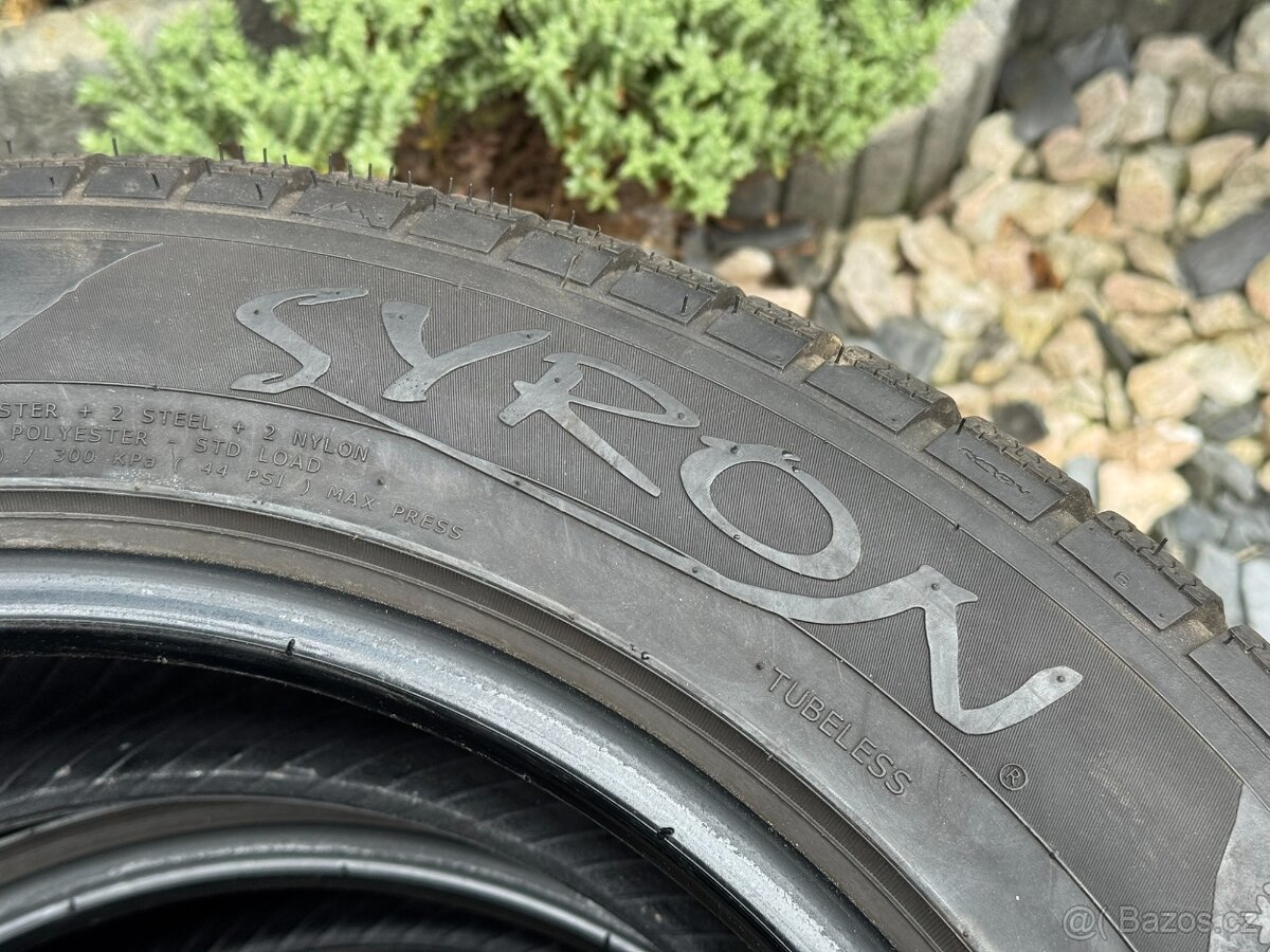 215/60 R17 - 2