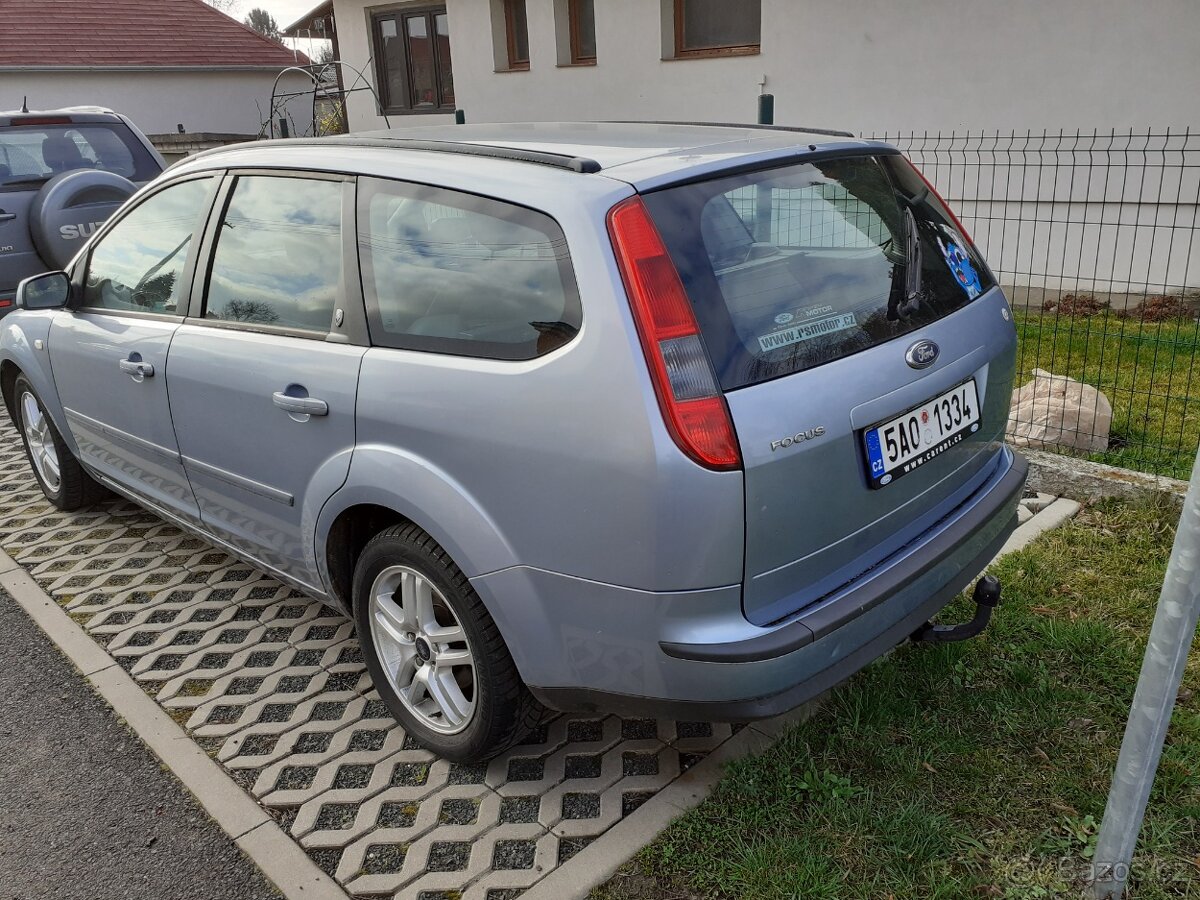 Prodám Ford Focus combi 1,6 benzín Ghia - 2