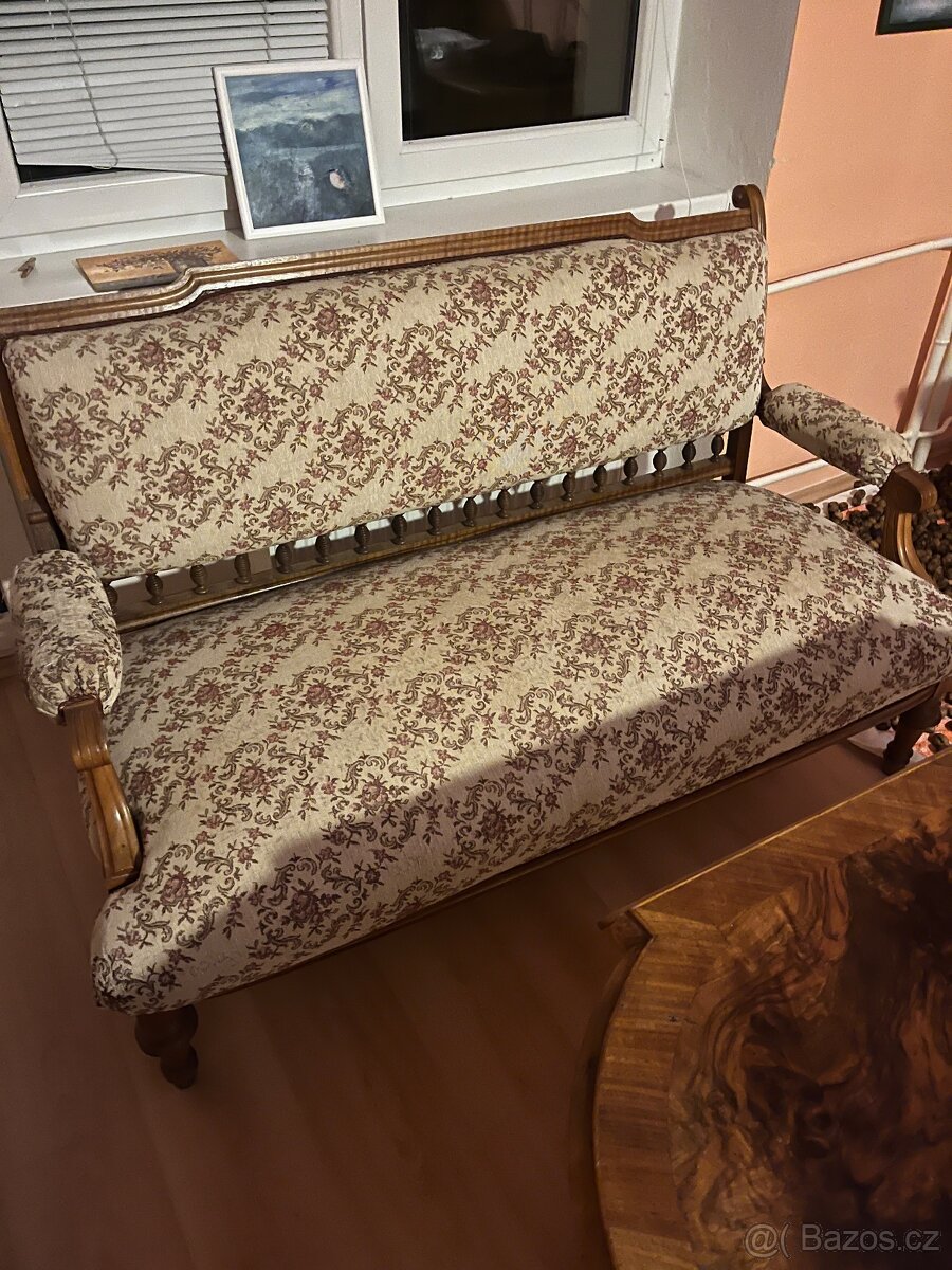 Starožitný nábytek - 2