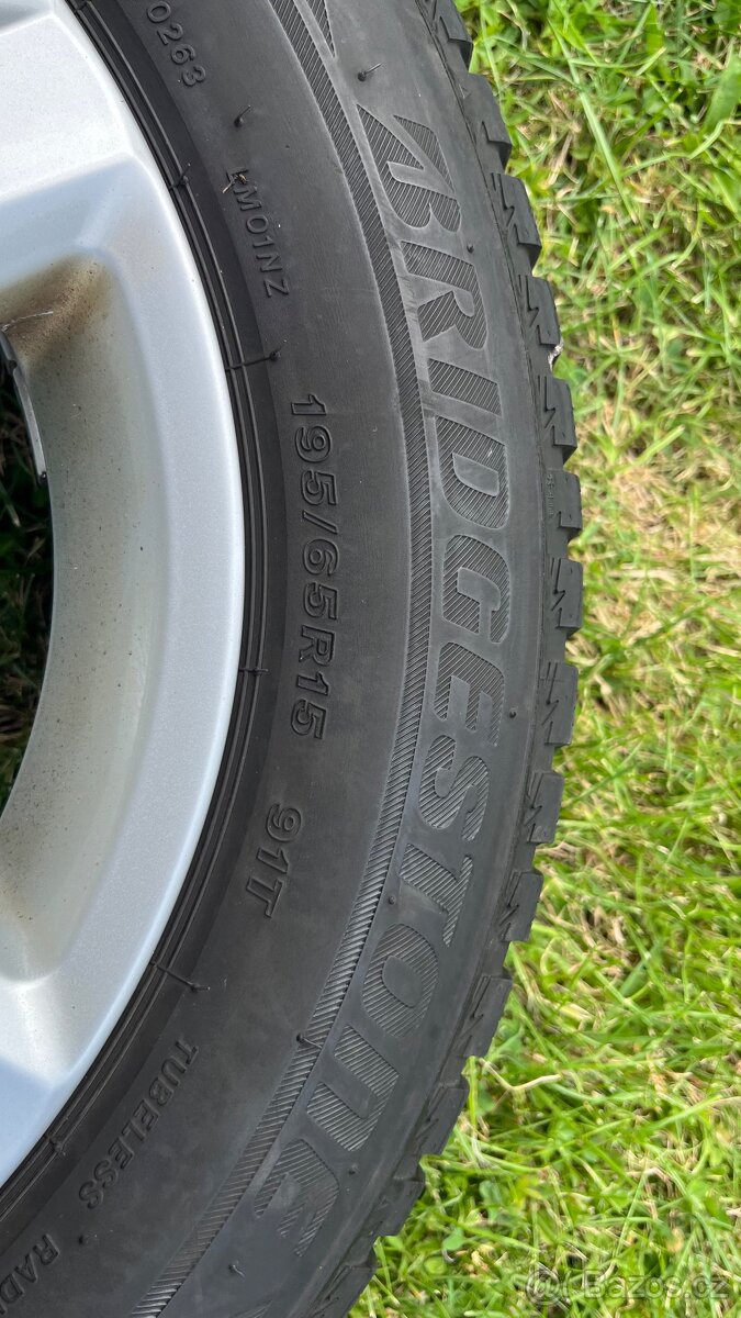 Sada 4 ks orig. VW disku včetně zimního pneu - 2