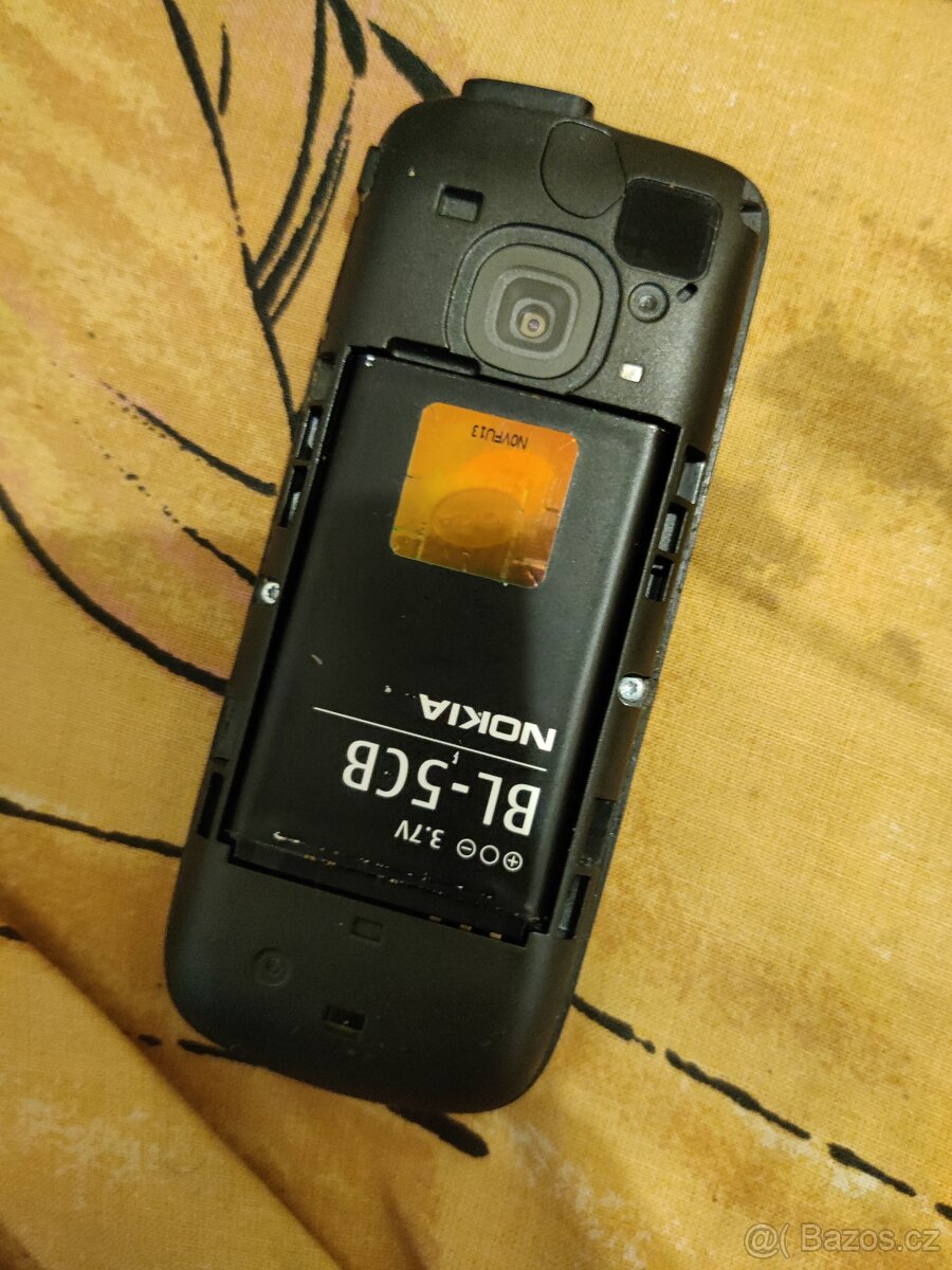 Nokia C1 bez zadního krytu - 2