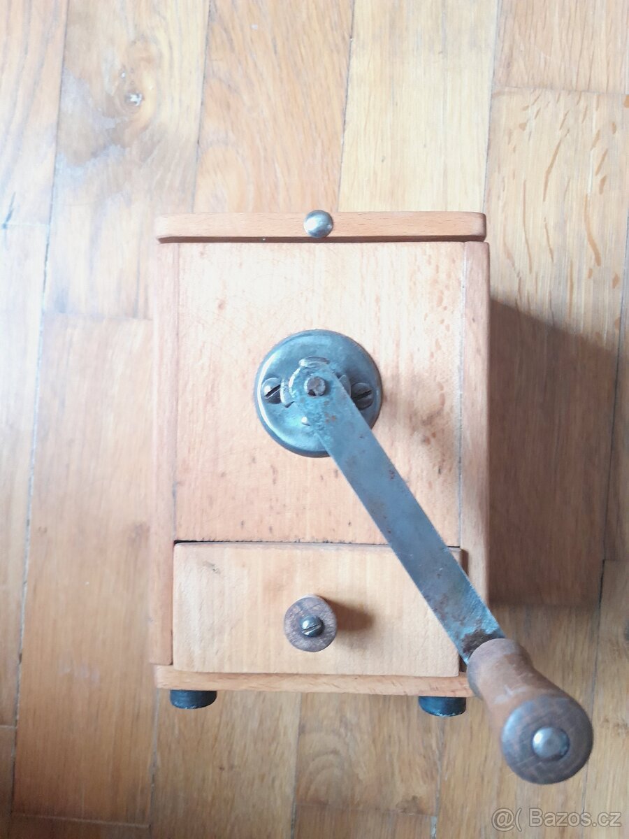 Mlýnek na kávu - 2