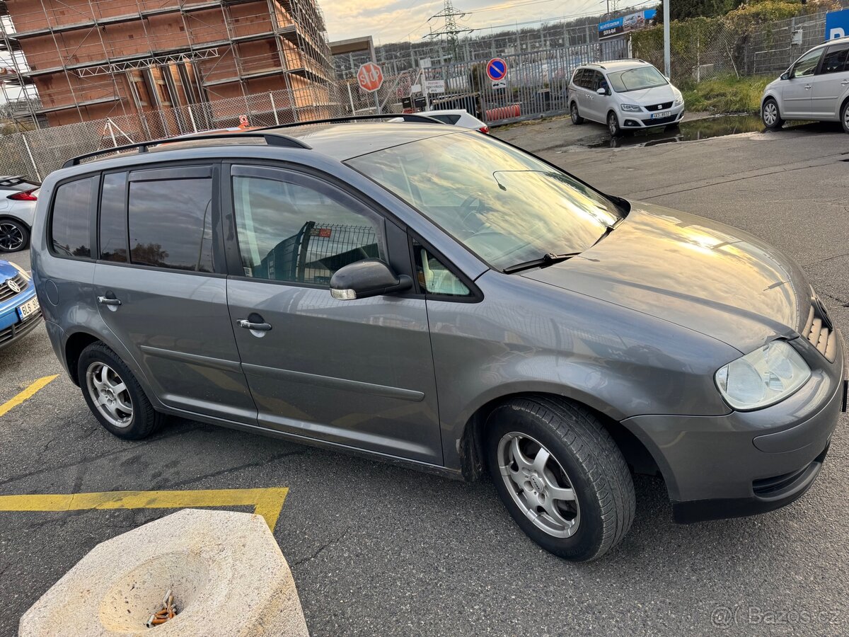 Volkswagen Touran - 2