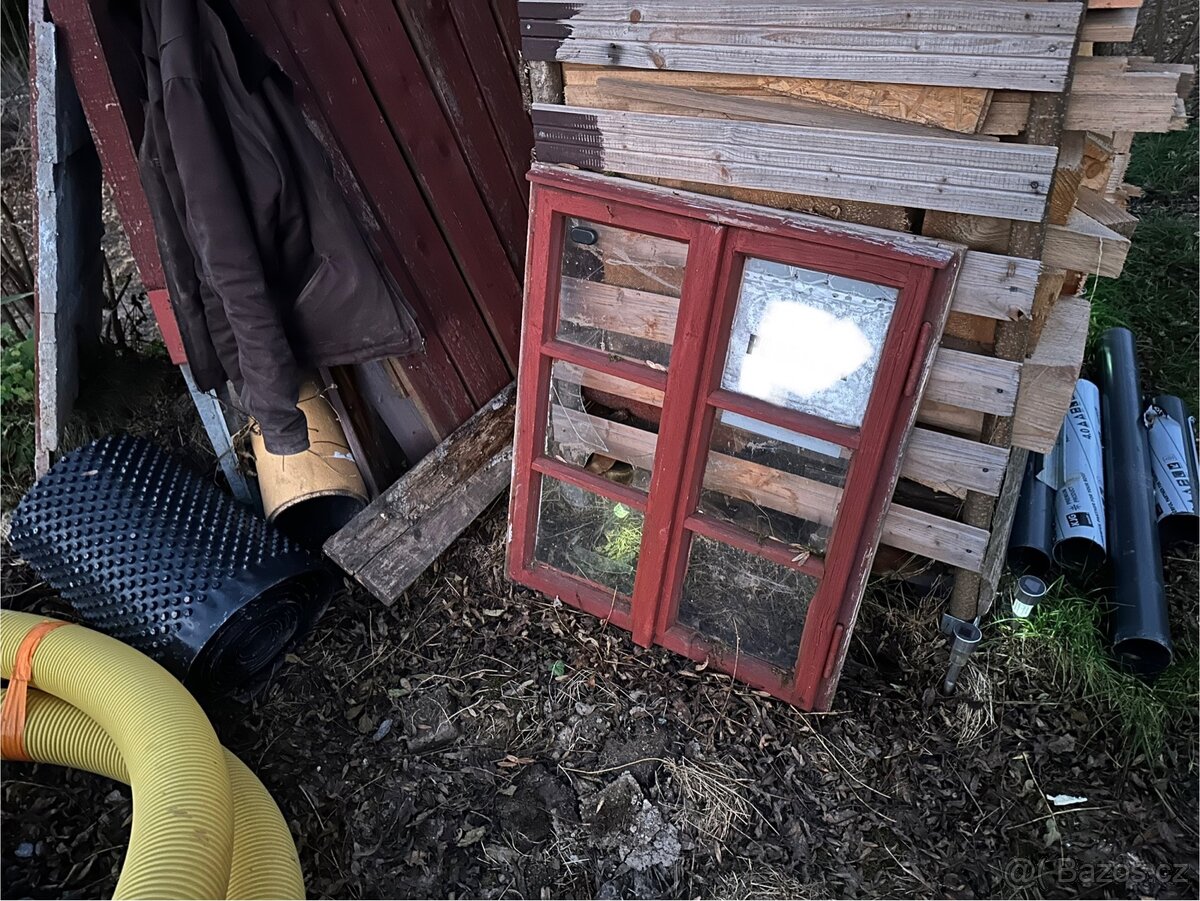 Staré dřevěné okno dvoukřídlé 86x71cm - 2