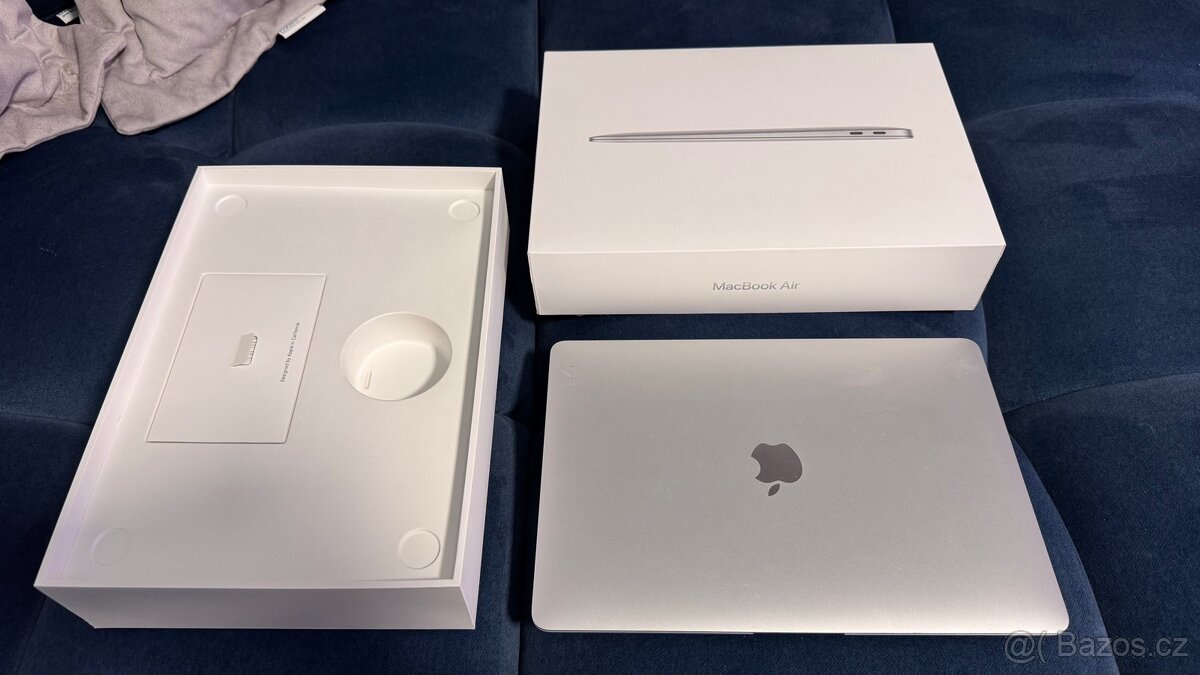 MacBook Air 13” (2020) – Intel Core i5, 8 GB RAM, 128 GB SSD - 2