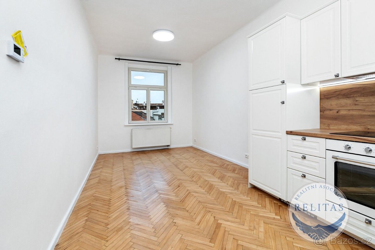 Pronájem bytu 2+kk 45 m² - 2