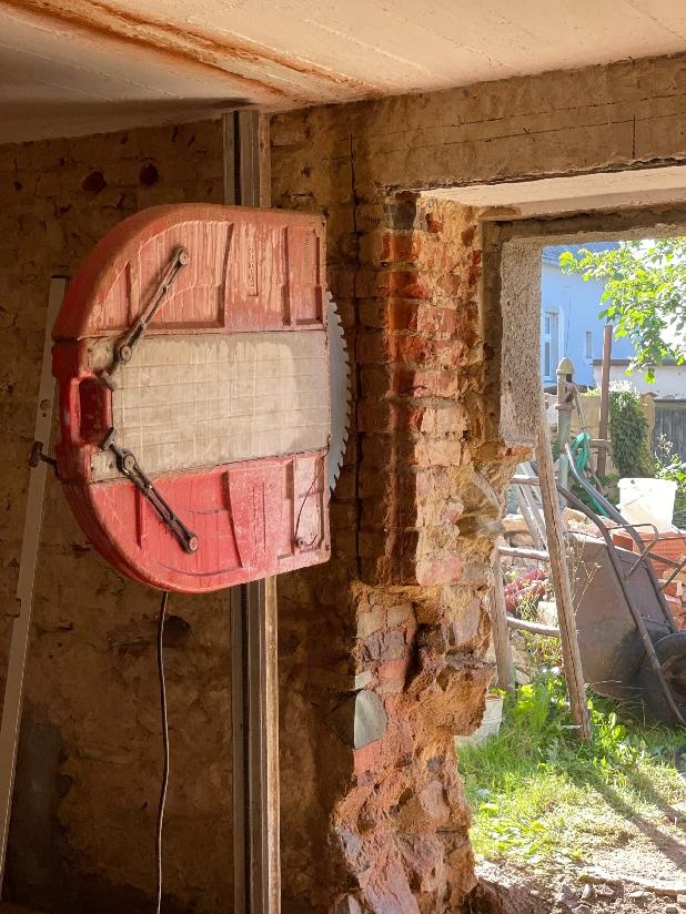 STĚNOVÉ ŘEZÁNÍ • AIRLESS MALOVÁNÍ • RENOVACE - 2