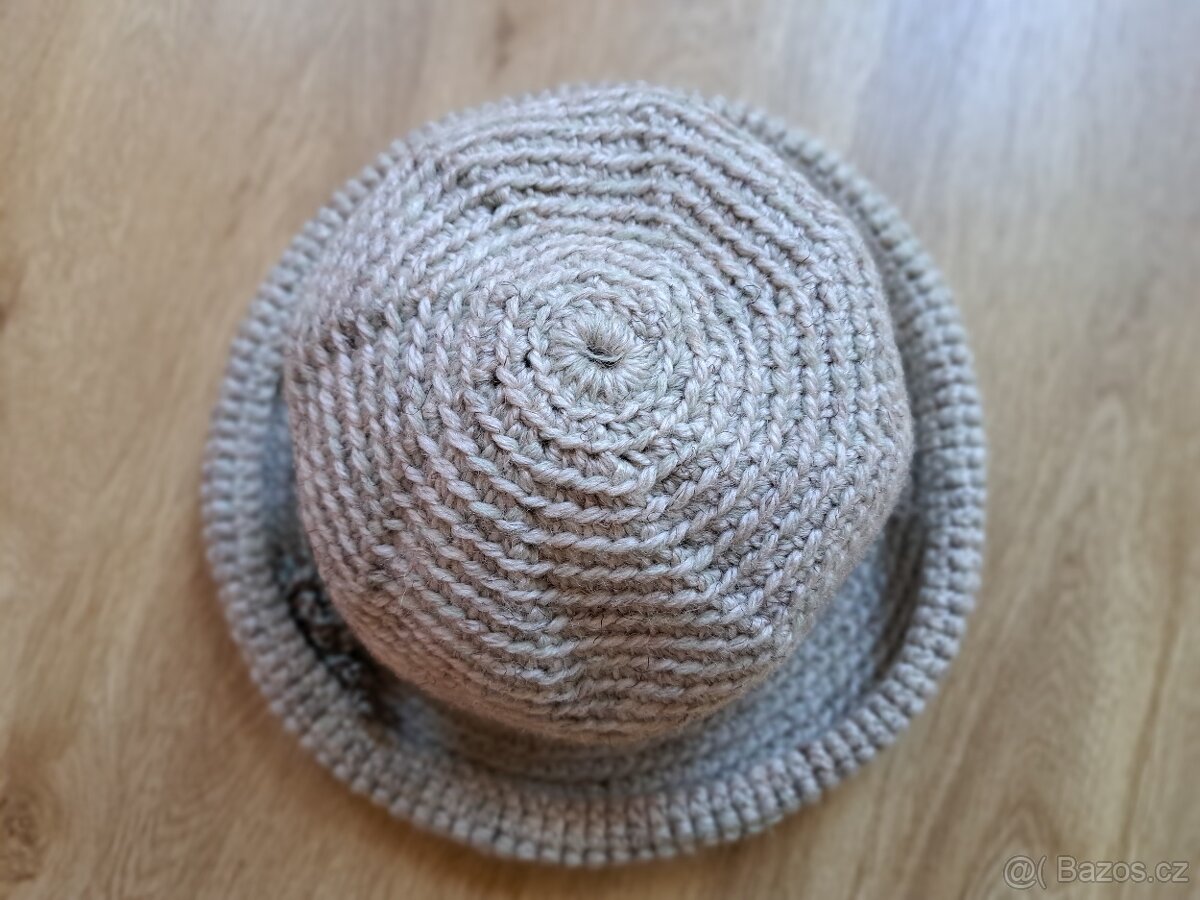 Dámská pletená čepice - 2