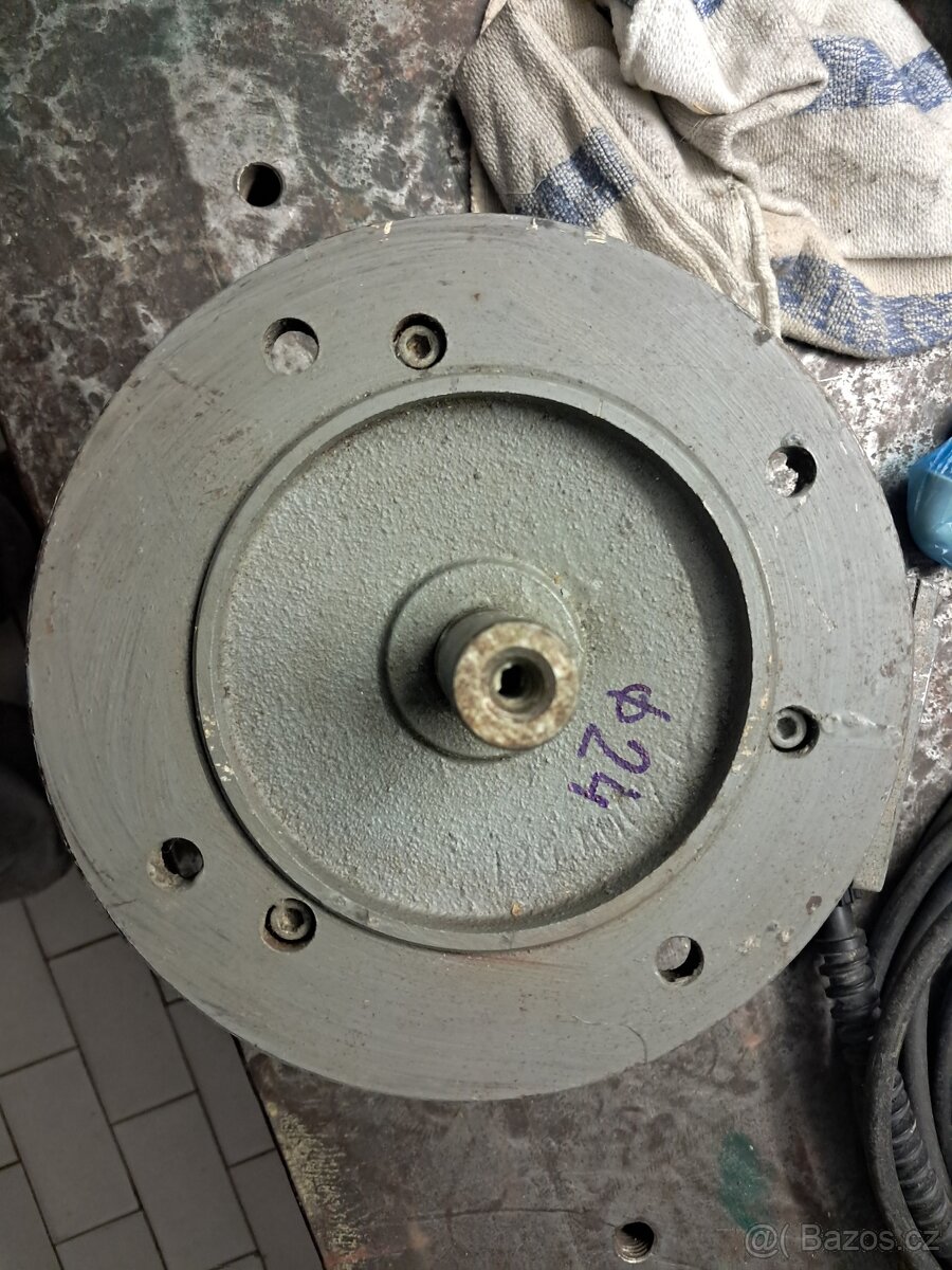Prodám přírubový elektromotor MEZ Mohelnice. - 2