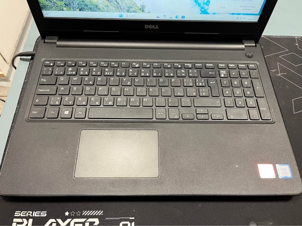 Notebook Dell Vostro 15 5100 i5 7th gen| radeon 520 2GB - 2