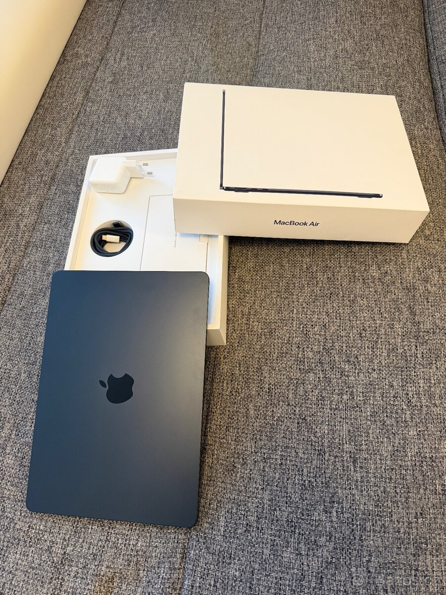 13” Macbook Air M2 16/256GB, téměř nový v záruce - 2
