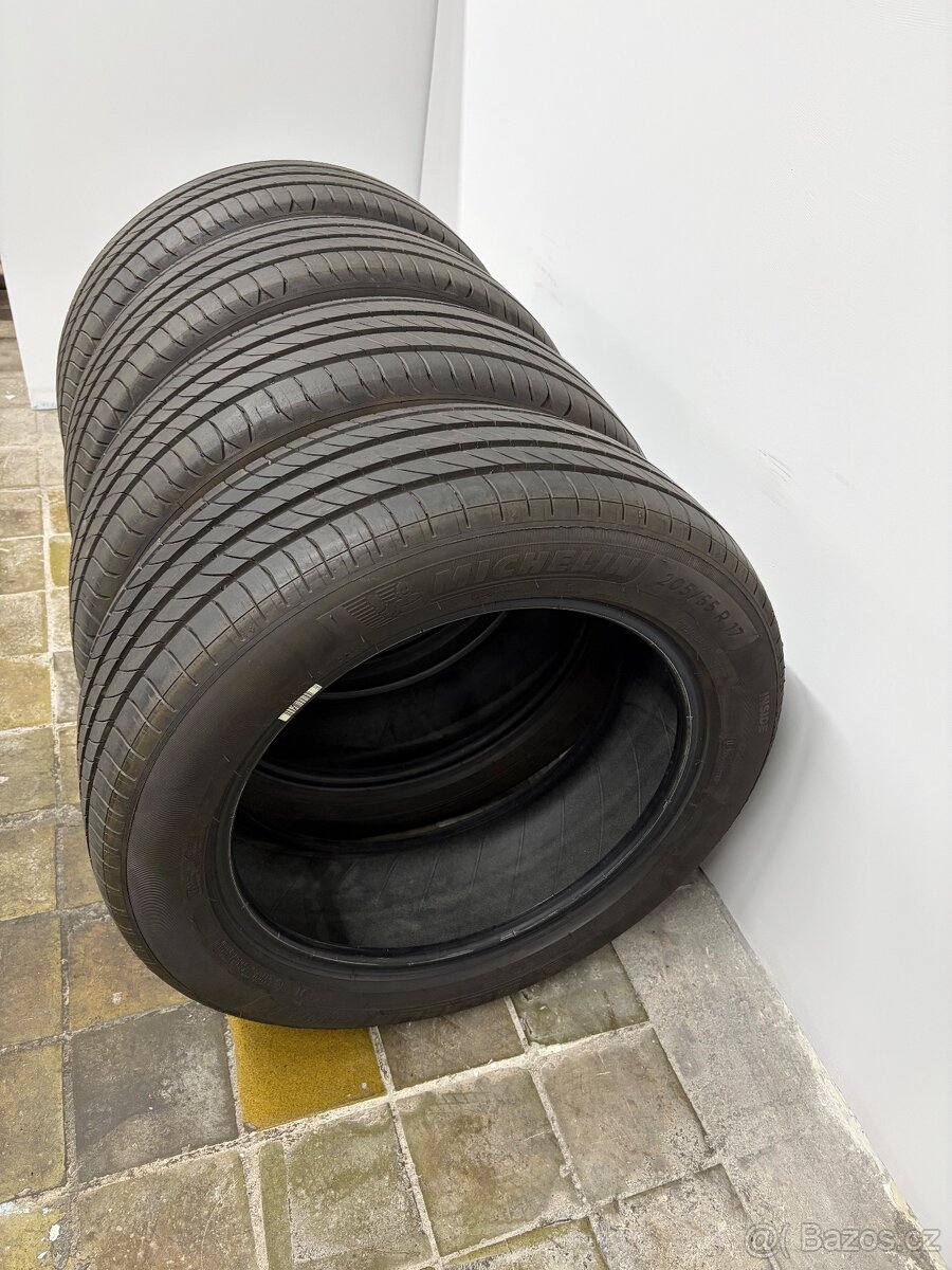 Letní pneu 205/55r17 Octavia 4 dot24 - 2