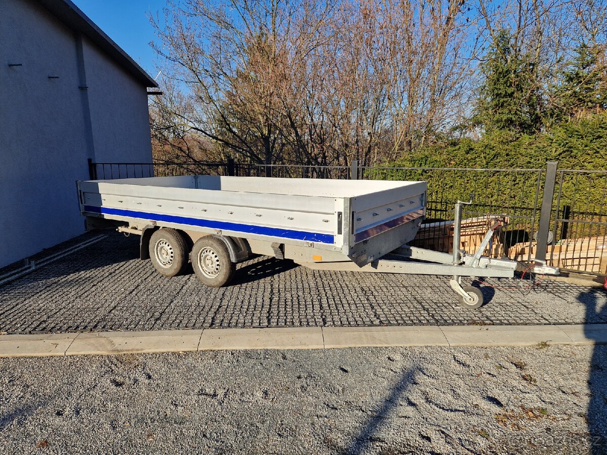 Vlek 2700kg s plachtou - 2