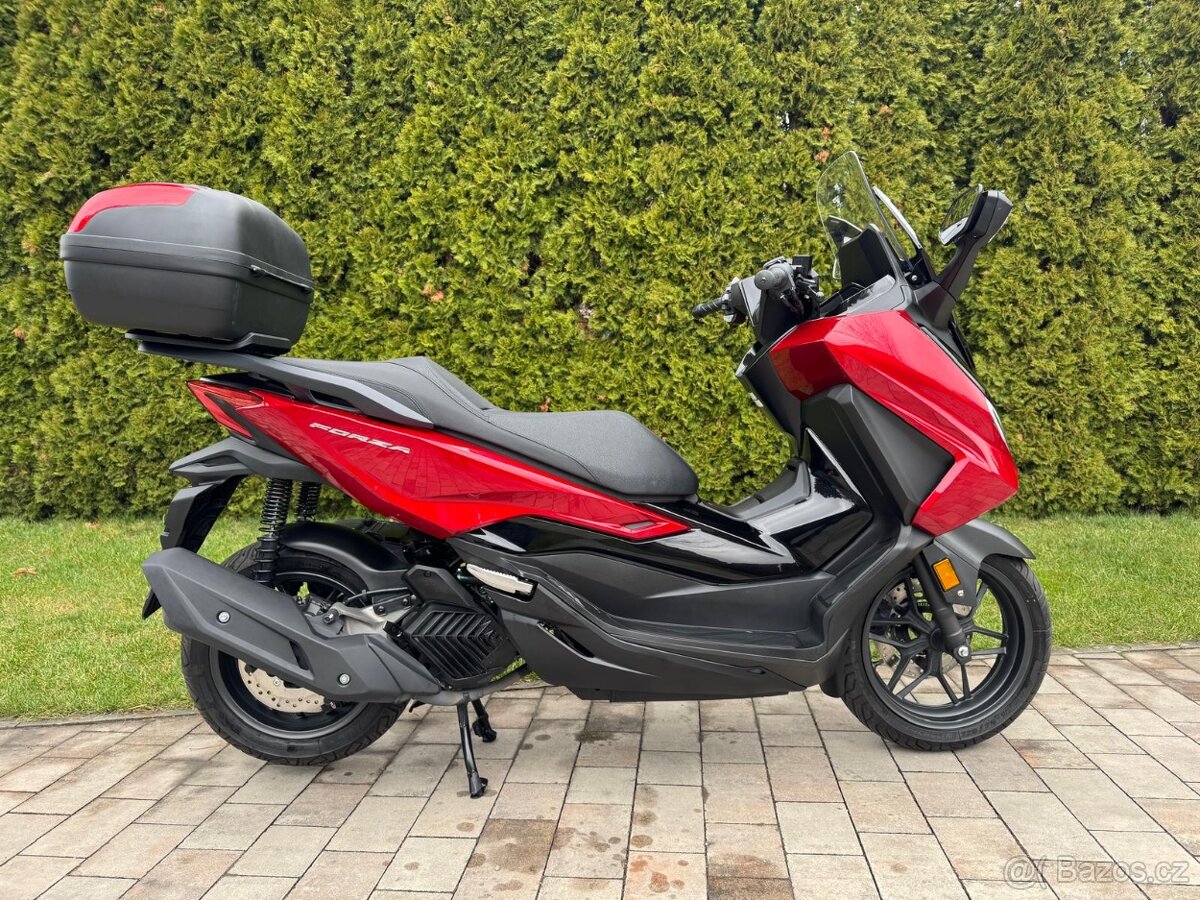 Honda Forza 125 RED - 2