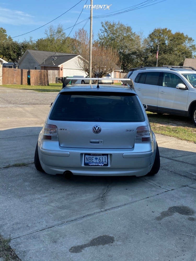 Golf 4 - 2