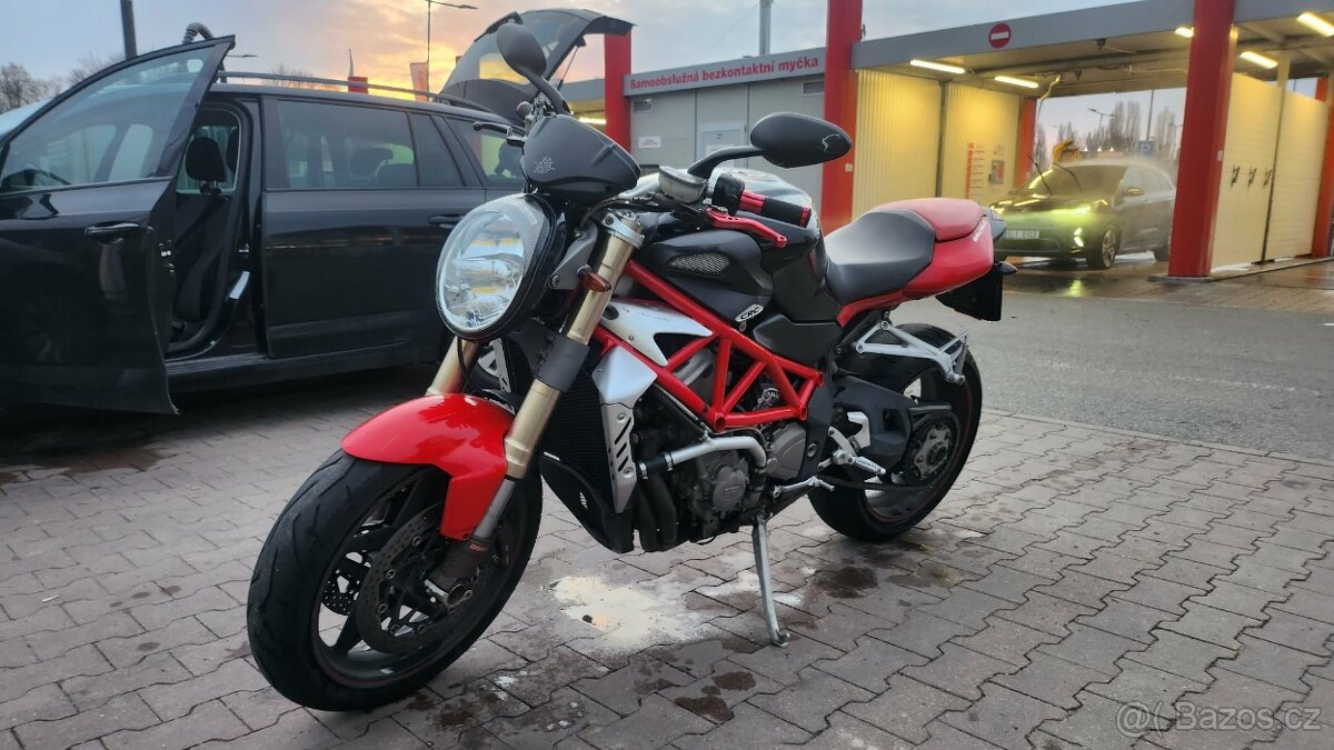 MV Agusta Brutale 910S - 2