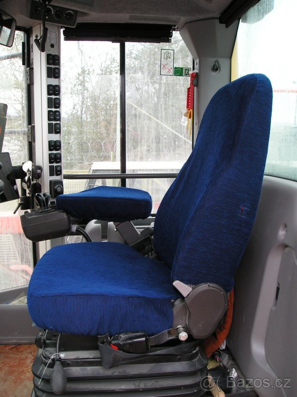 Prodám přesný potah do bagru KOMATSU - 2