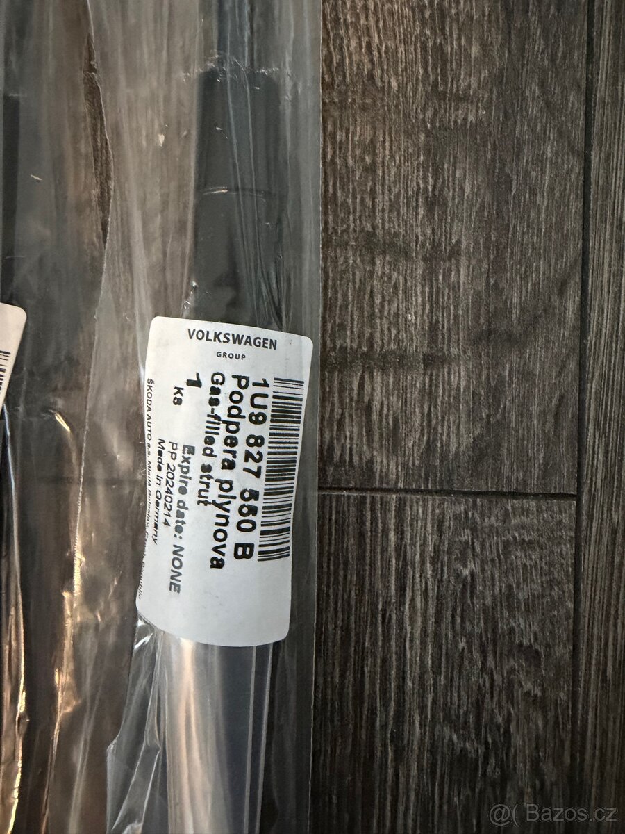 Nove/original vzpery kufru OCTAVIA 1 combi - 2