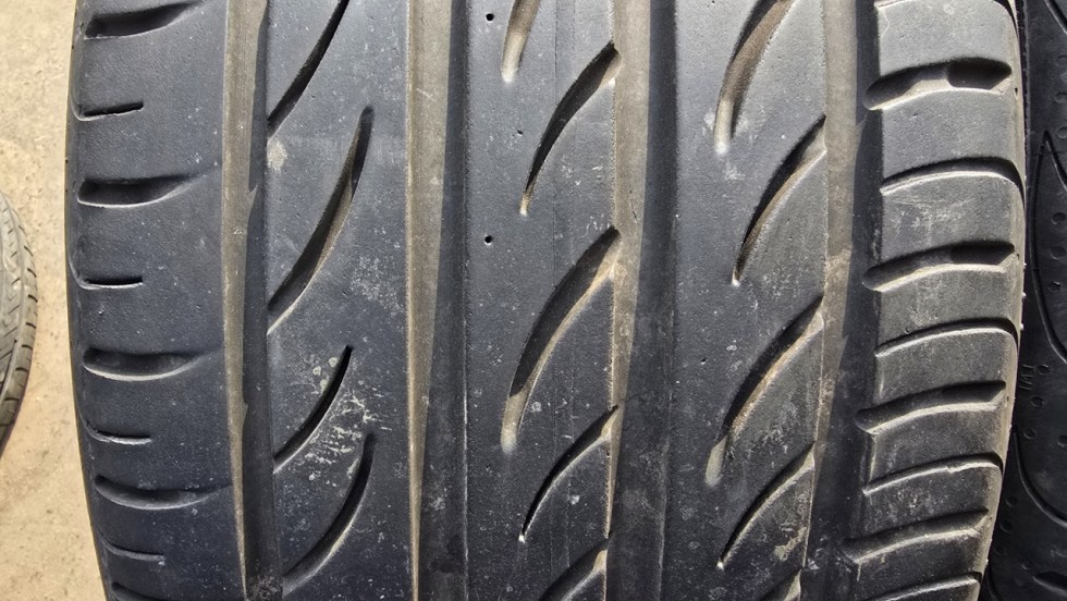 Letní pneu 245/35/19 Pirelli - 2