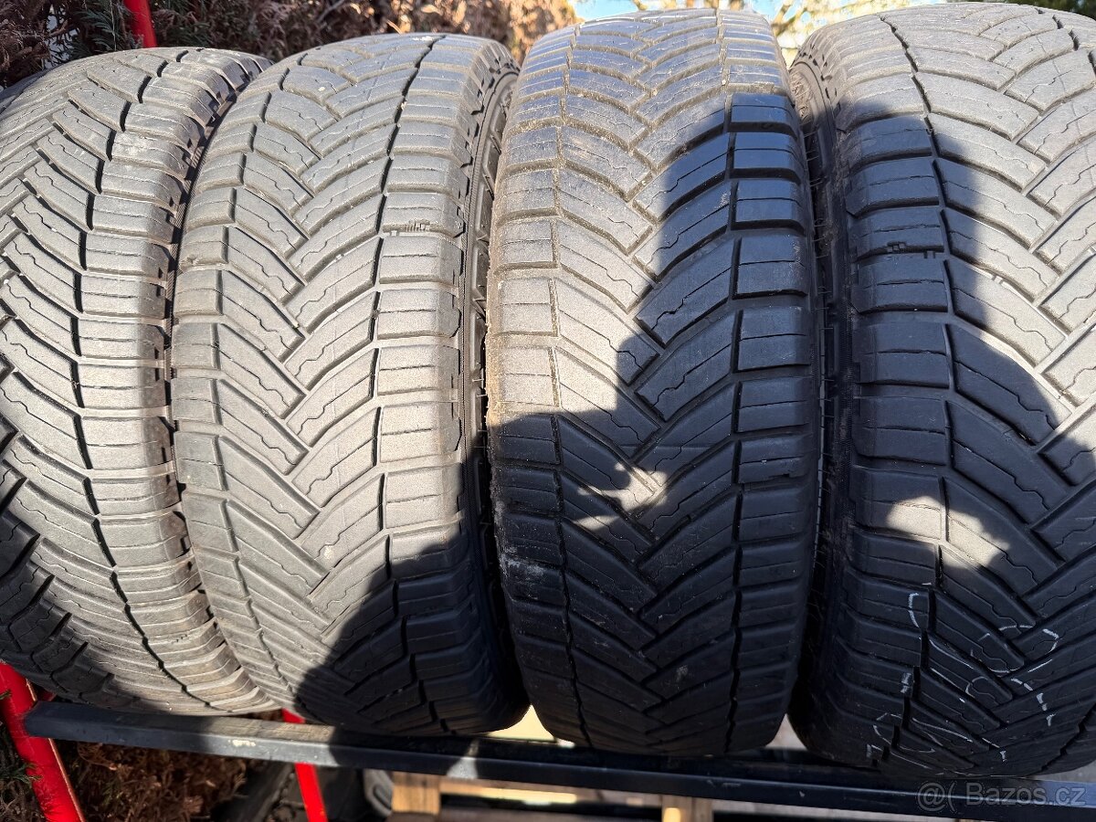 215/65/15 C Michelin CrossClimate - 2