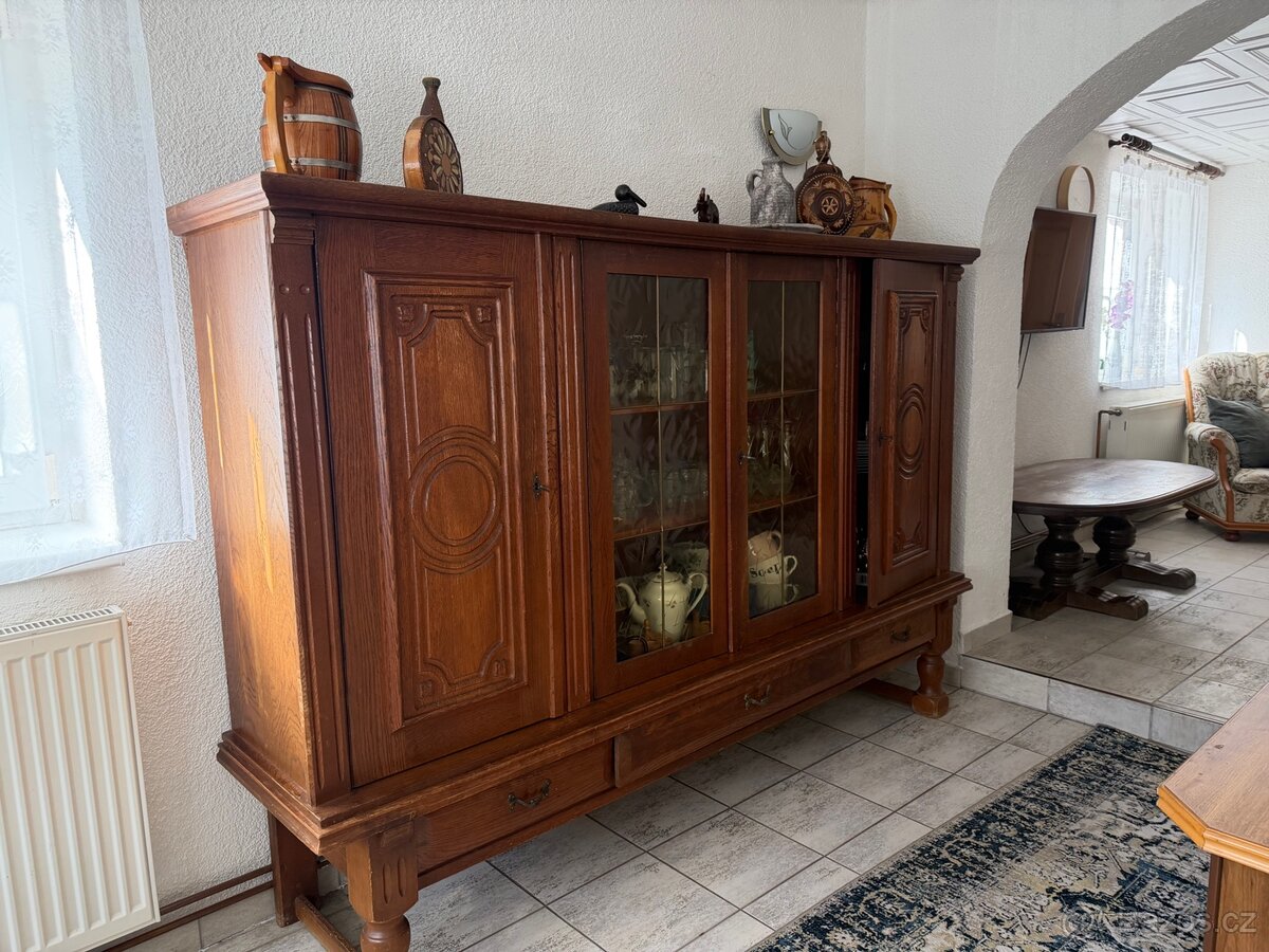 Starožitná skříň (vitrína) - 2
