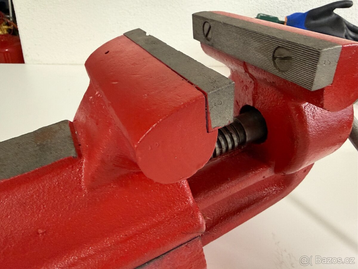 dílenský svěrák, čelistí 135mm - 2
