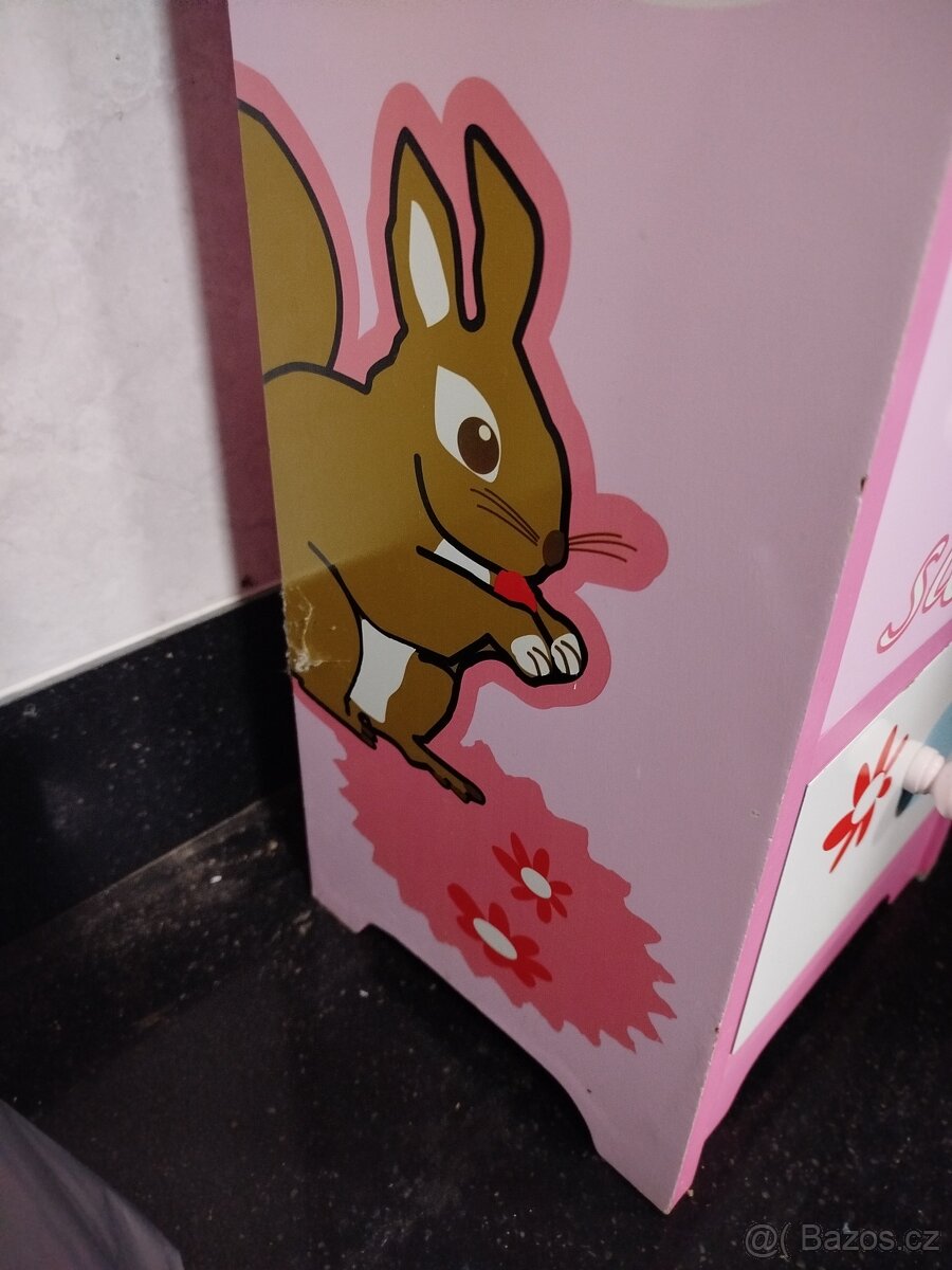 Dětská růžová skříňka - 2