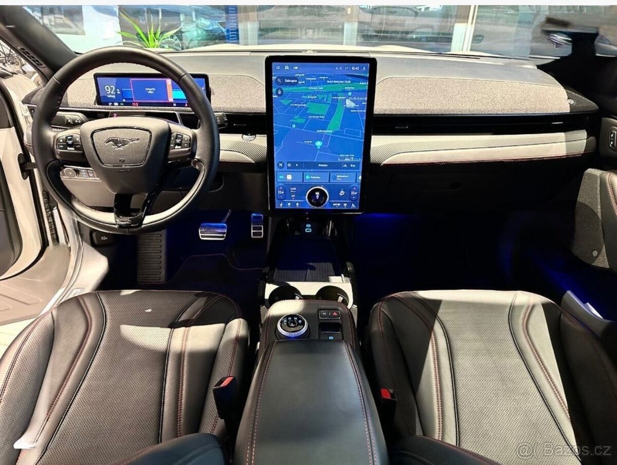 Mustang Mach-E ,273kW,DPH,Premium 98,7kWh,4x4 - 2